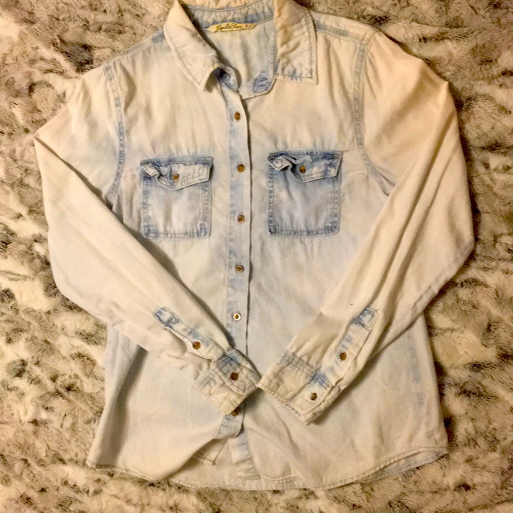 Light-washed Button up